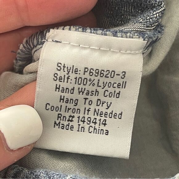 Johnny Was Pace Embroidered Denim Jogger/Cargo Pant Sz S Gently Loved - Picture 6 of 7